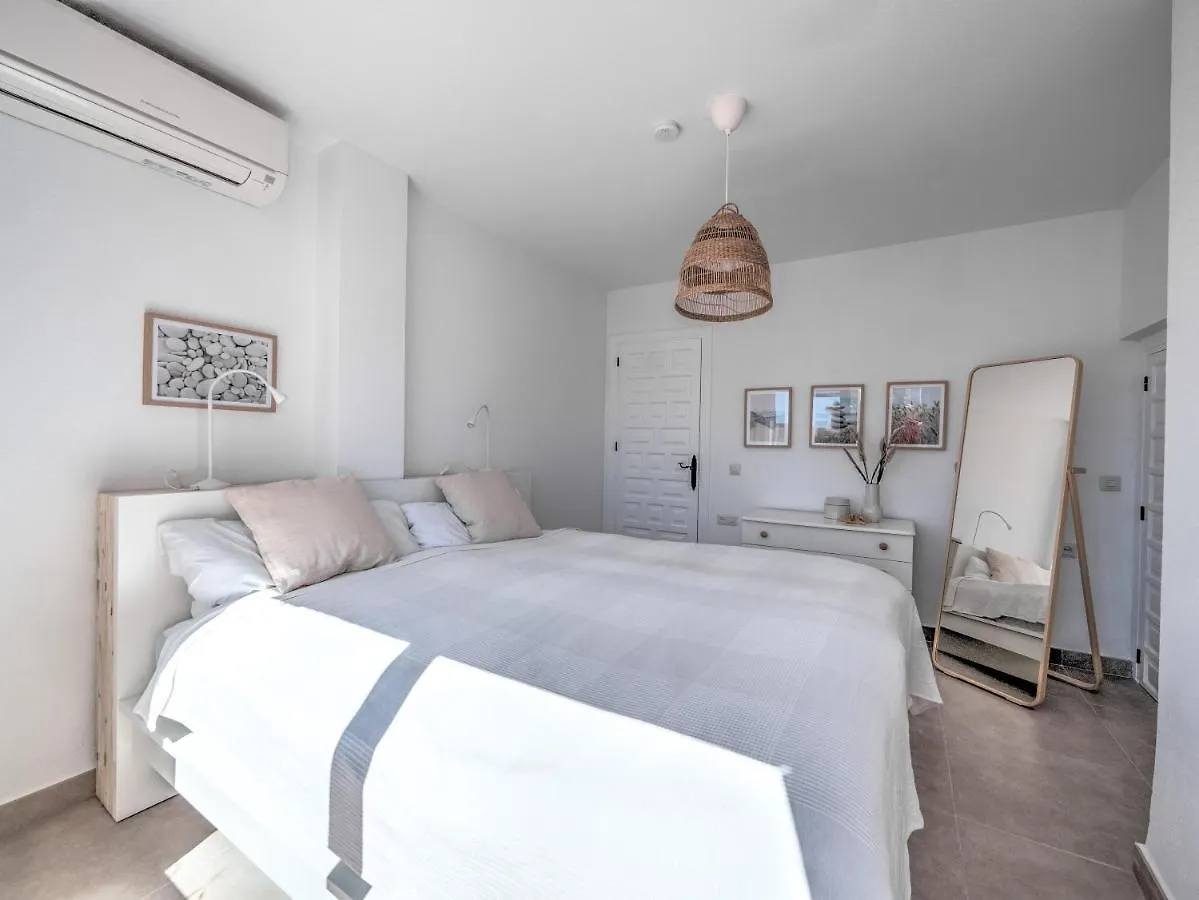 Penthouse With Roof Terrace In Parador, Nerja